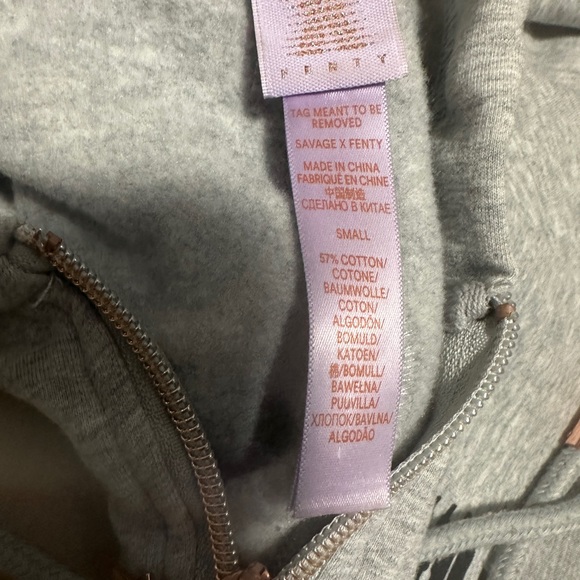 Forever Savage Hooded Onesie size S excellent condition. - Picture 13 of 13